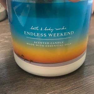 Bath and body works 3 wick candle endless weekend